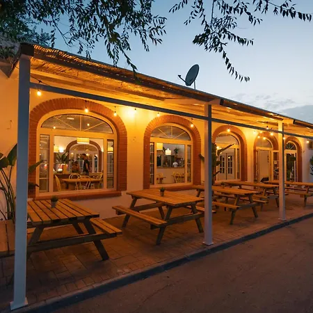 Kampaoh Hostel *
