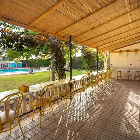 Kampaoh Hostel *